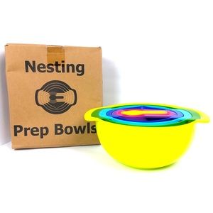 NIB Set of Nesting Mixing Bowls